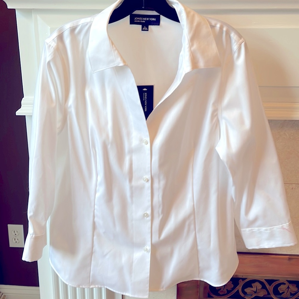 JONES NEW YORK BUTTON DOWN SHIRT